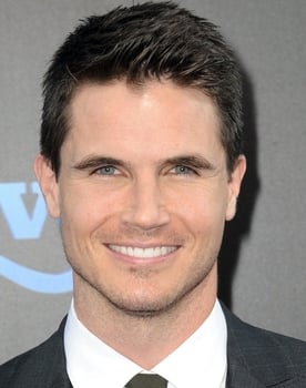 Robbie Amell