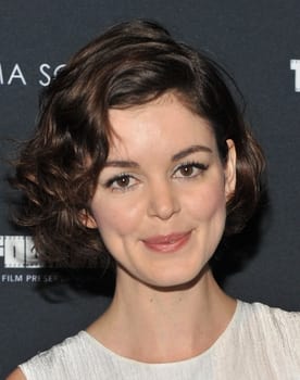 Nora Zehetner