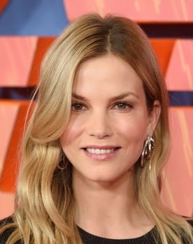 Sylvia Hoeks