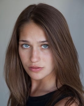 Lola Kirke