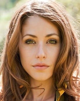 Amanda Crew