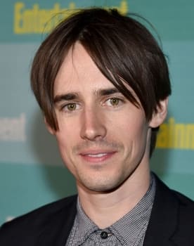 Reeve Carney